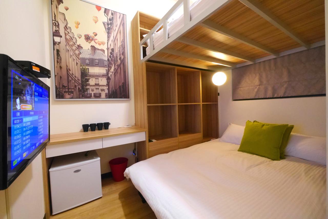 Traveler No. 3 Apartment Taichung Luaran gambar
