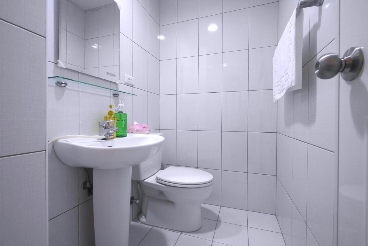 Traveler No. 3 Apartment Taichung Luaran gambar